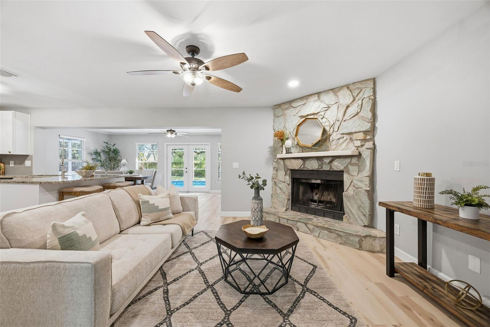 MANATEE OAKS - Residential