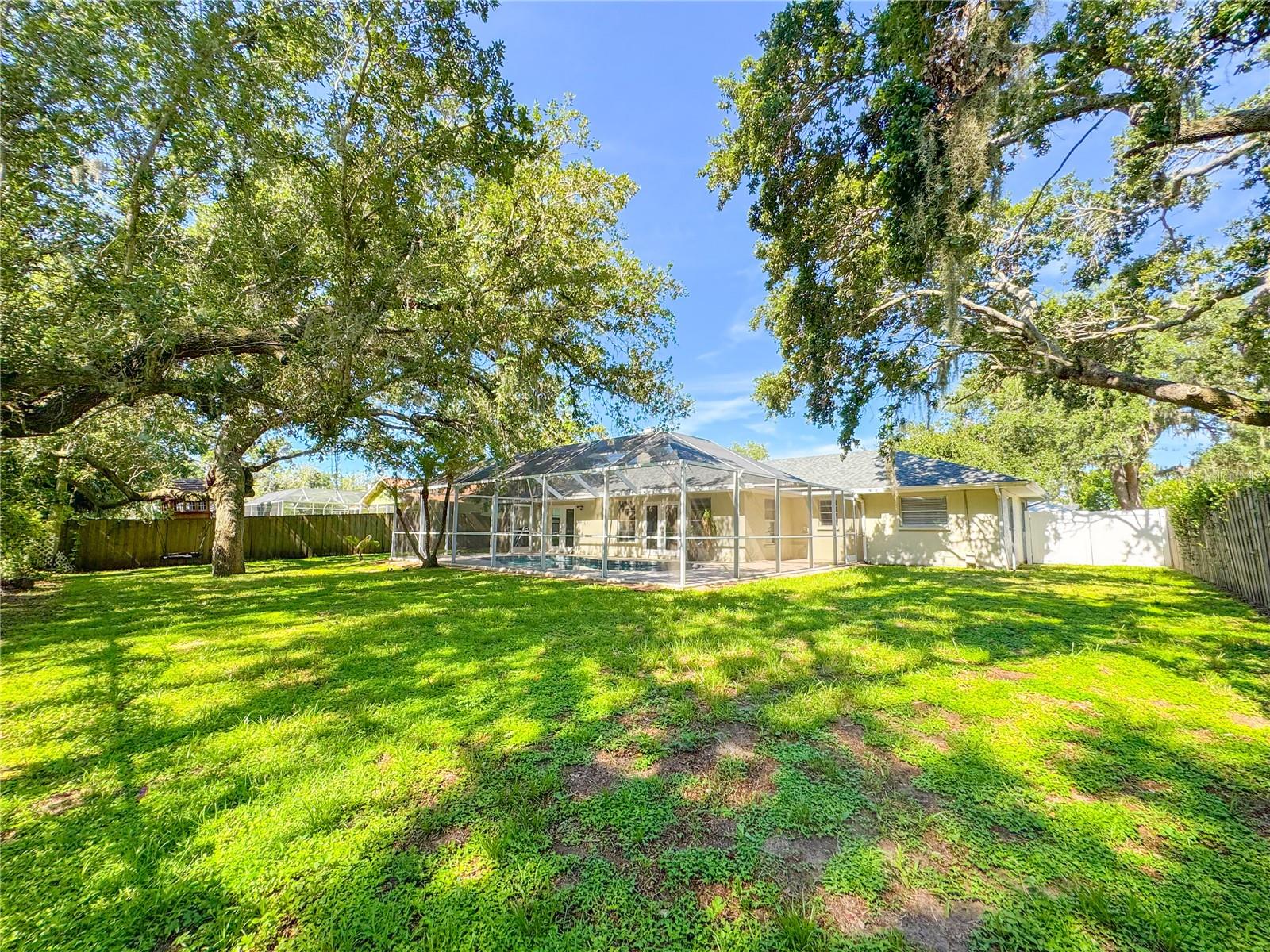 MANATEE OAKS - Residential