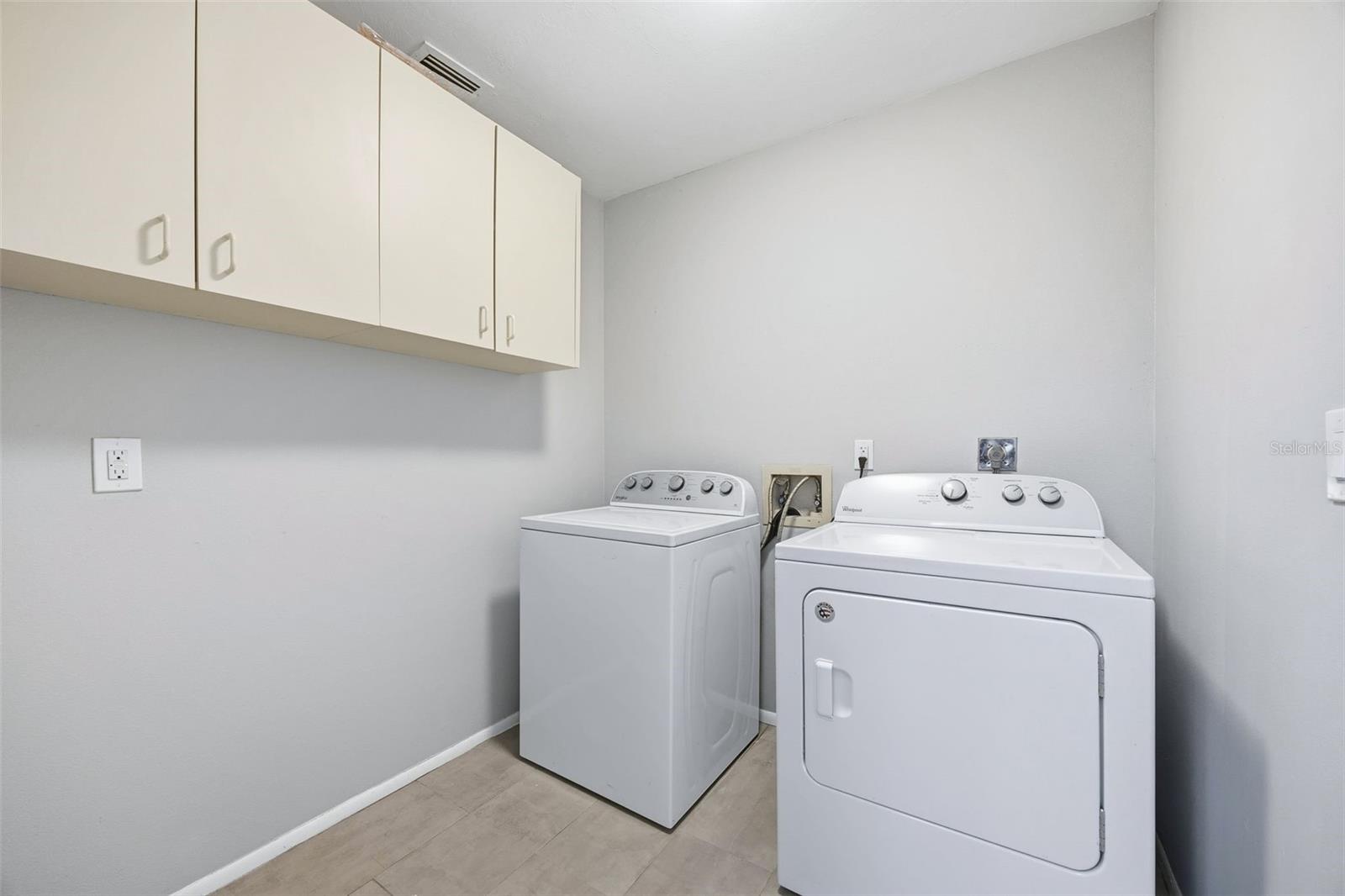 MANATEE OAKS - Residential