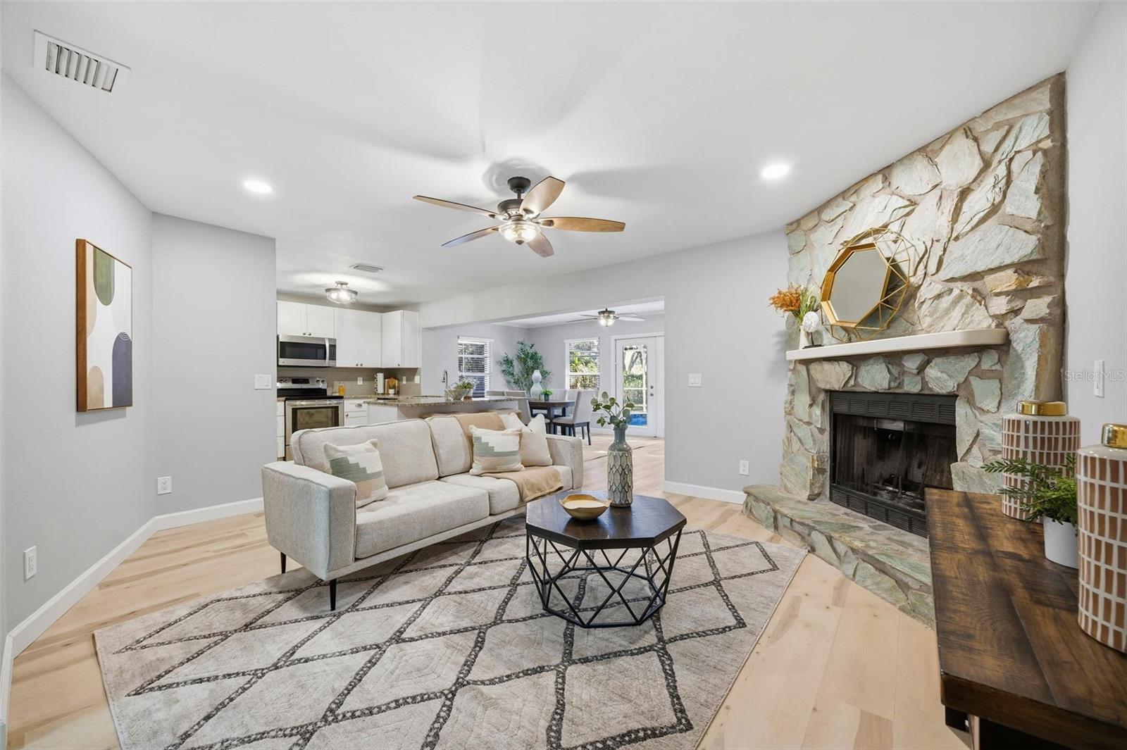 MANATEE OAKS - Residential