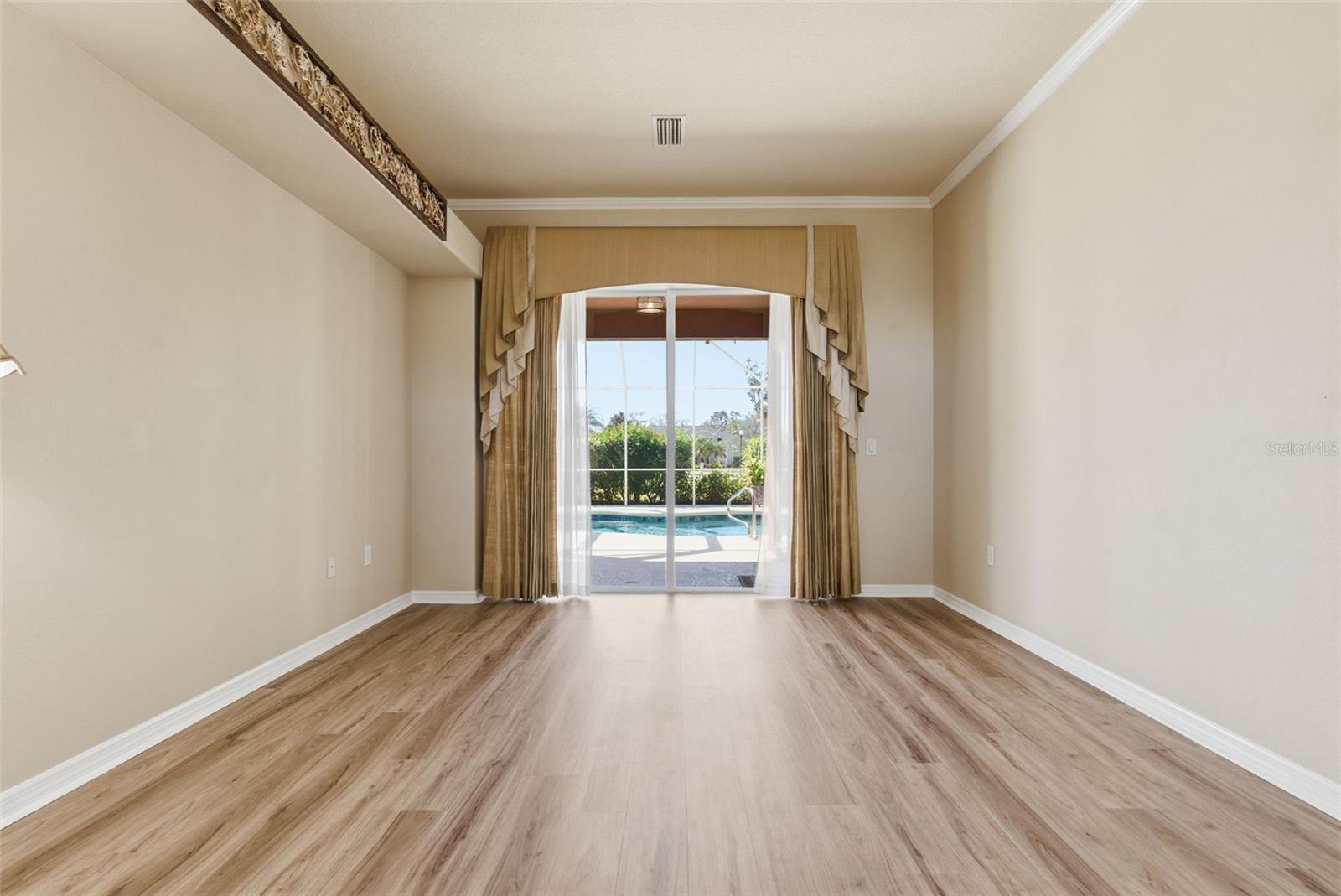 915 VISTA VERDE LANE