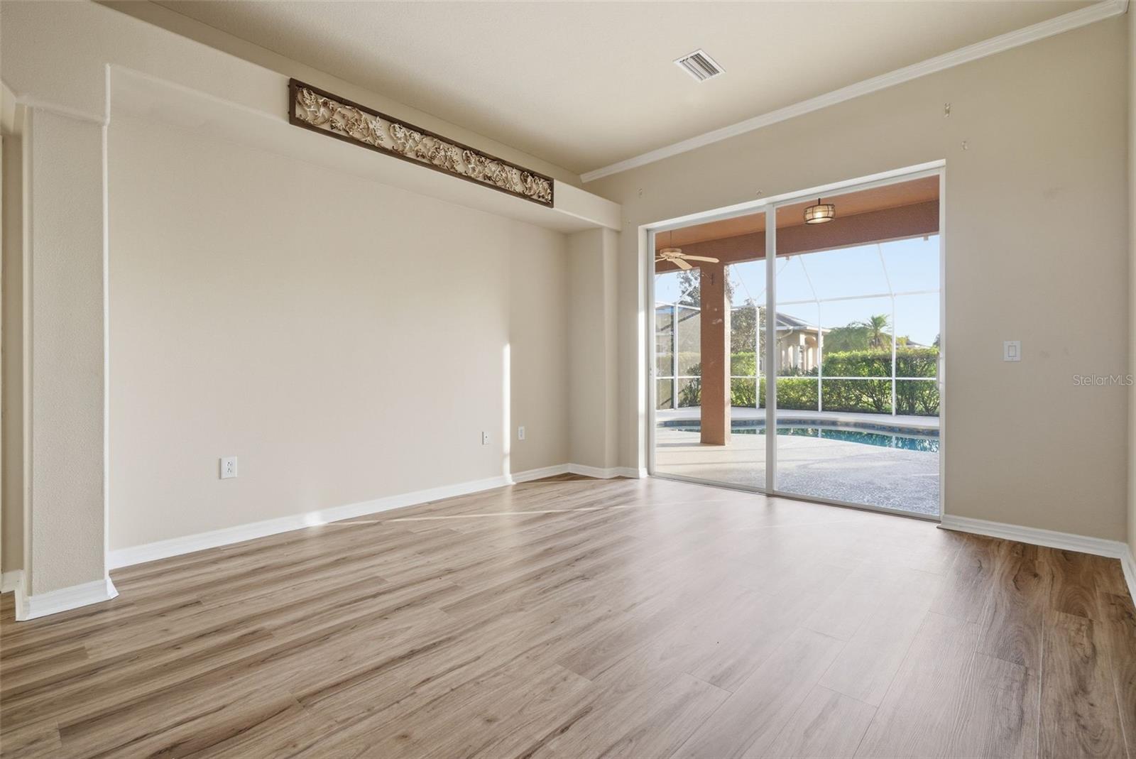 915 VISTA VERDE LANE