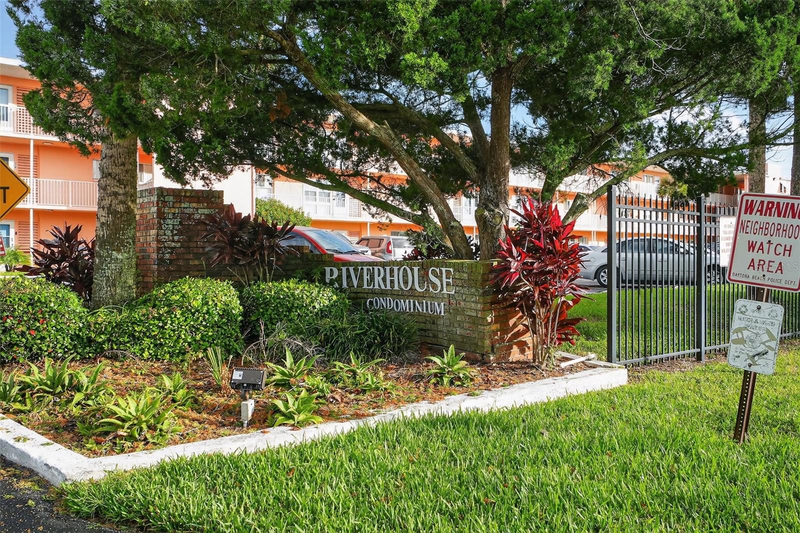 RIVER HOUSE - Residential