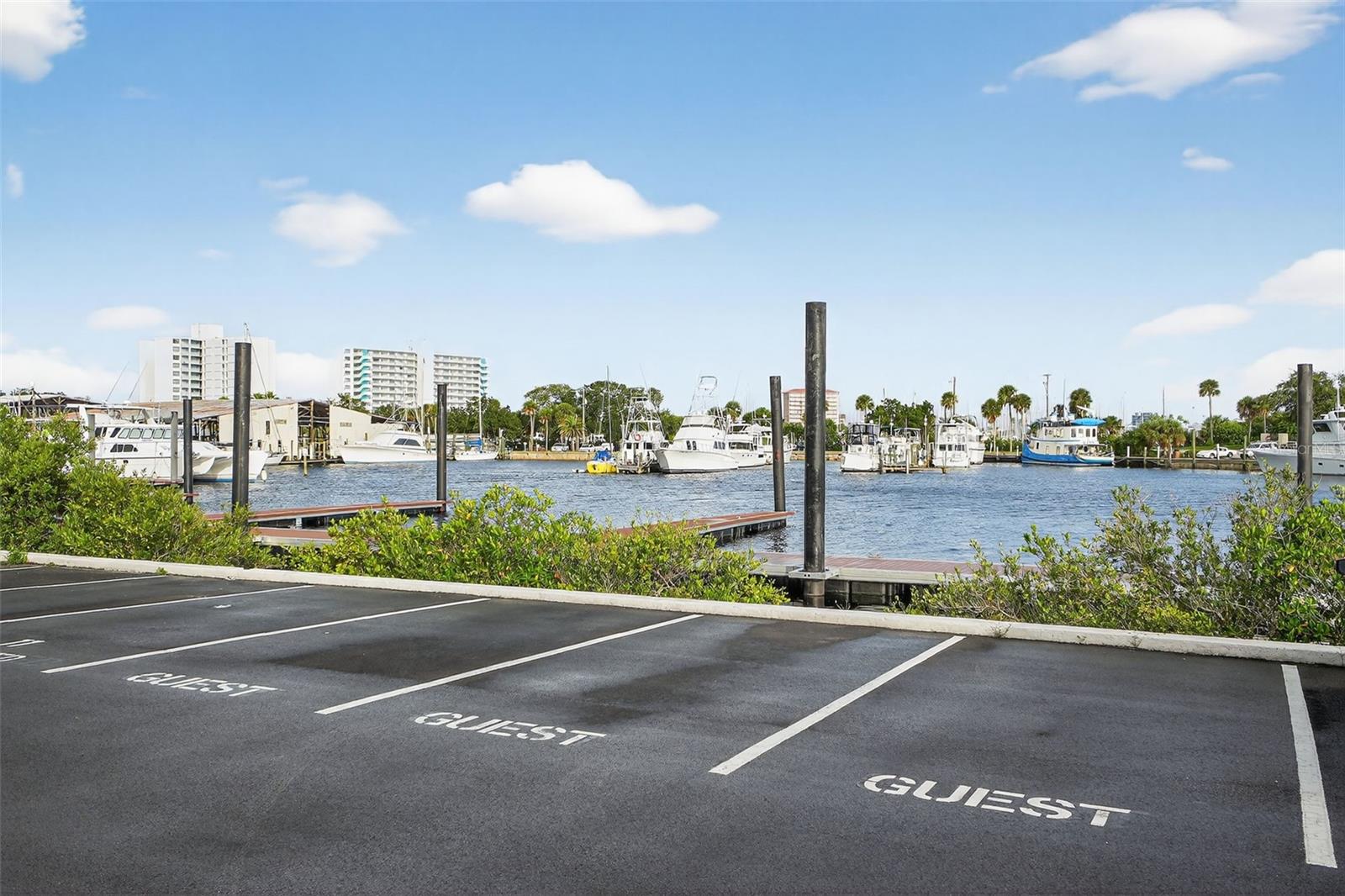 RIVER HOUSE - Residential