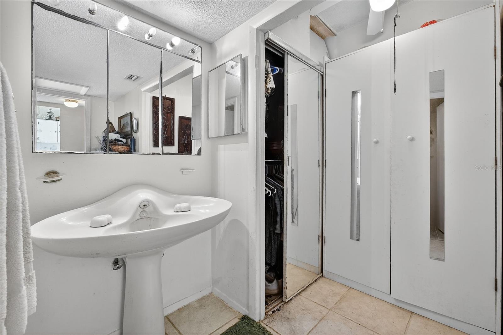 RIVER HOUSE - Residential