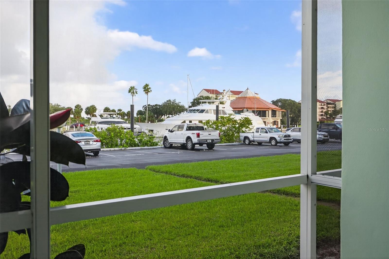 RIVER HOUSE - Residential