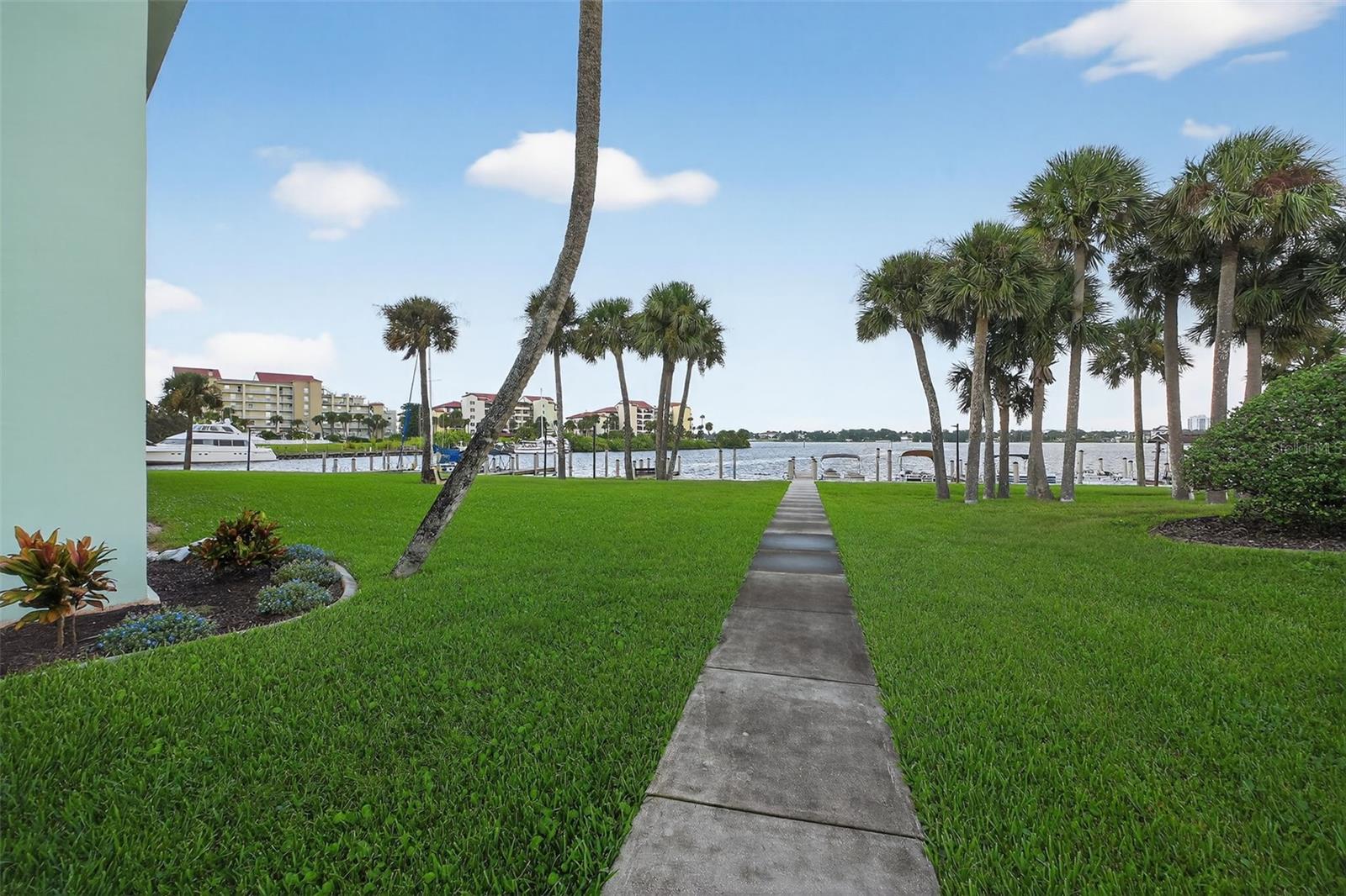 RIVER HOUSE - Residential