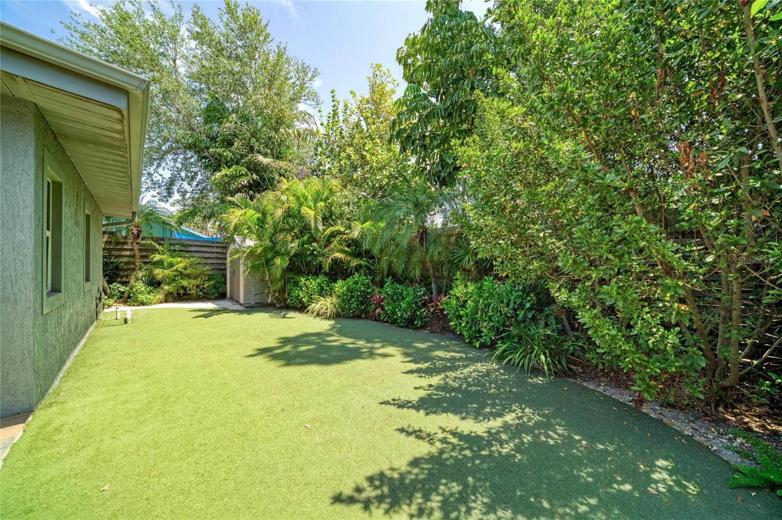 FLORA VILLA - Residential
