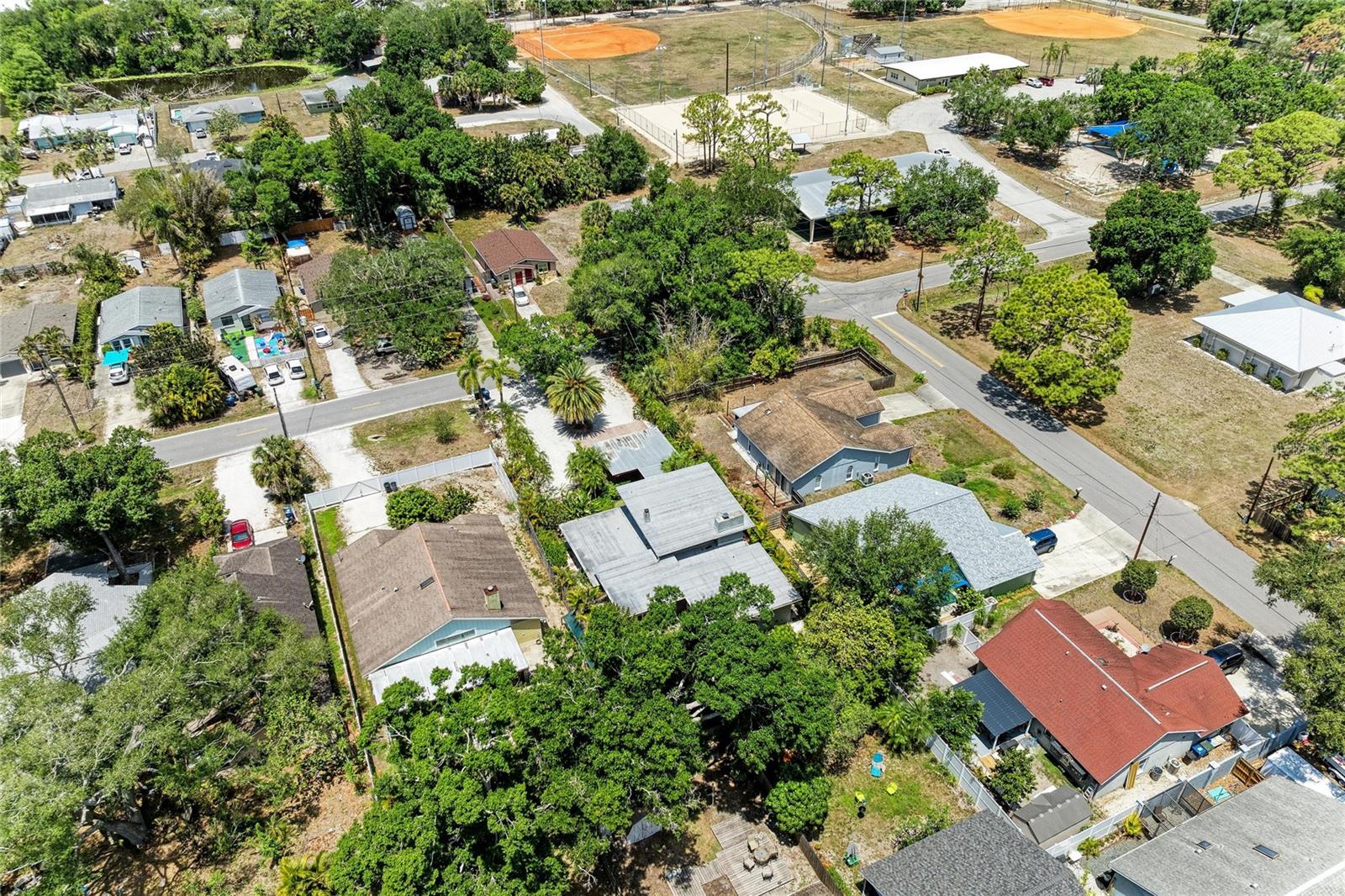 FLORA VILLA - Residential