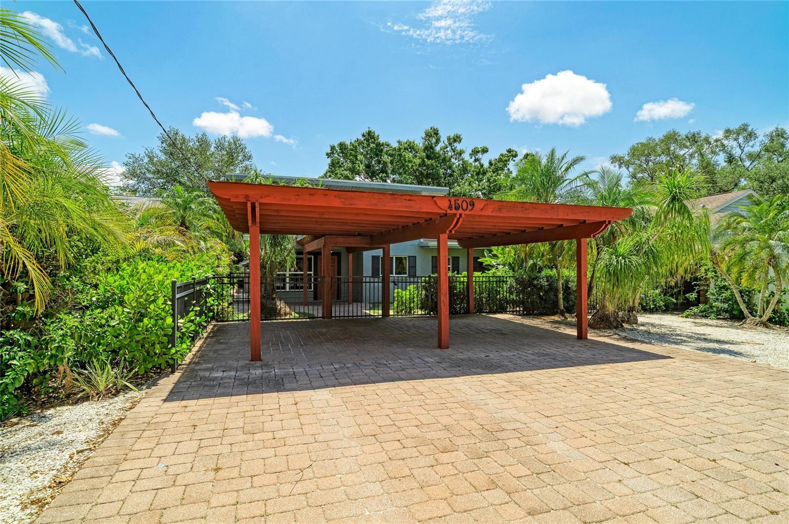 FLORA VILLA - Residential
