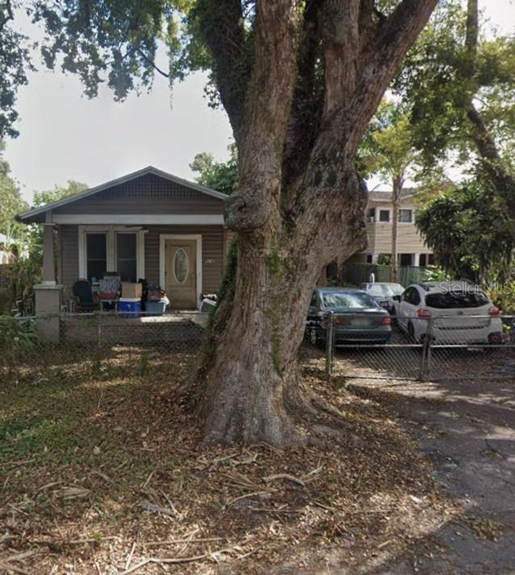 Photo of 6909 N Navin Avenue, Tampa, FL 33604 (MLS # TB8487562)