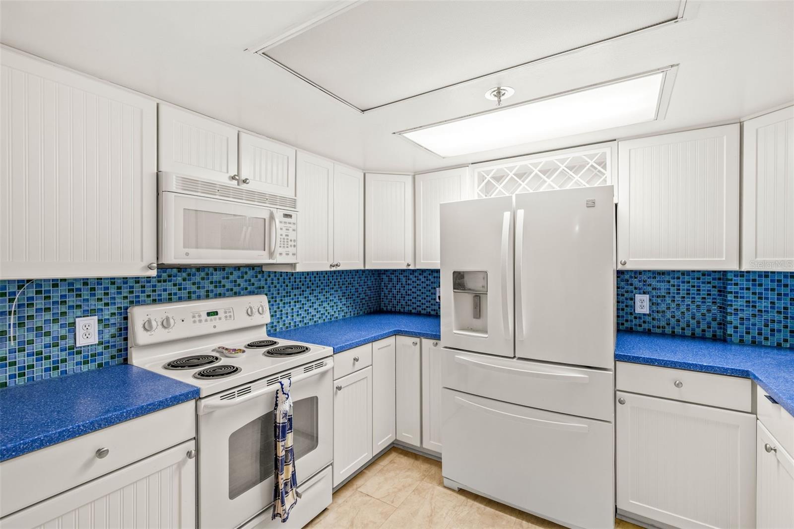 KEY CAPRI CONDO - Residential