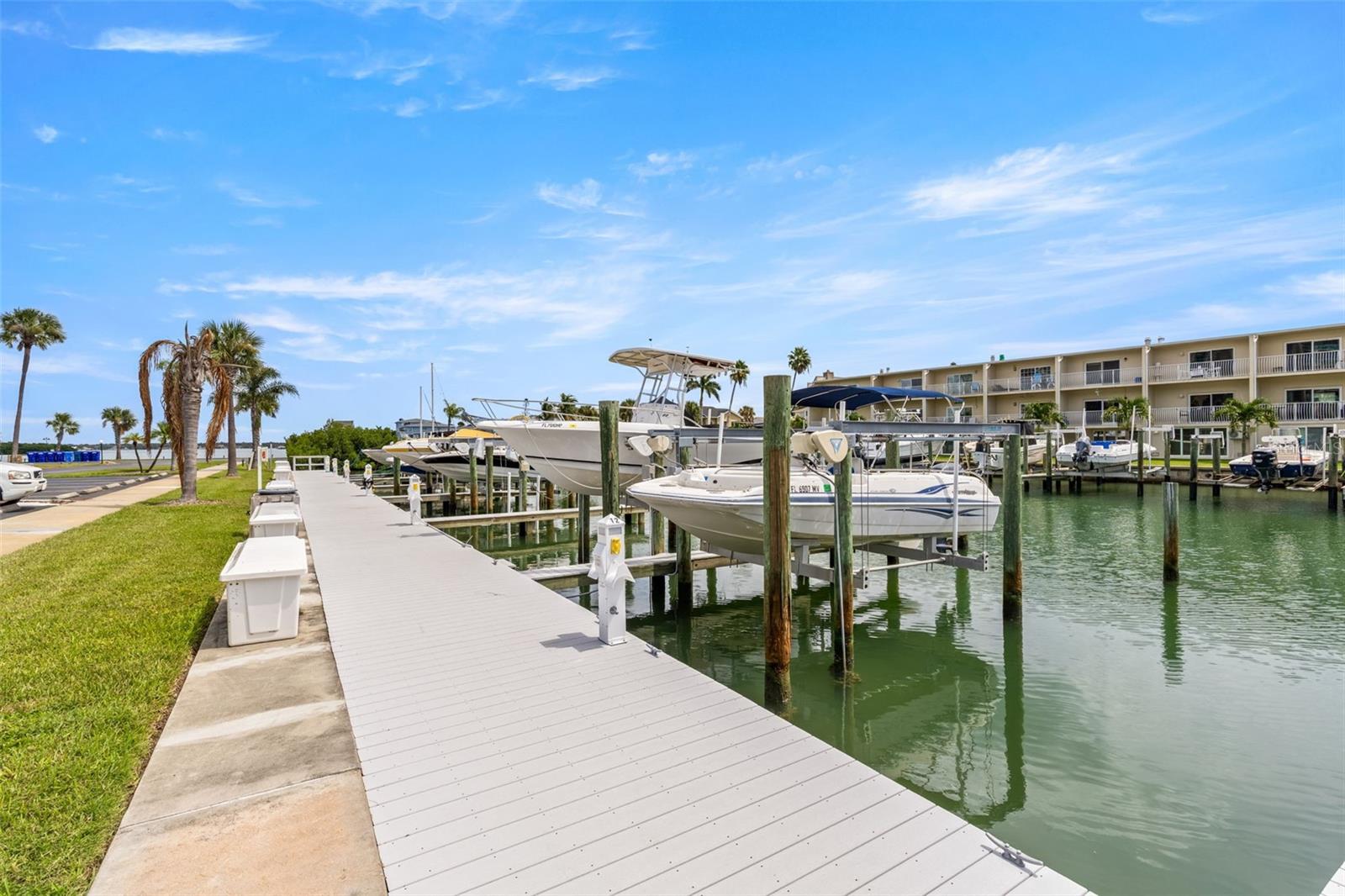 KEY CAPRI CONDO - Residential