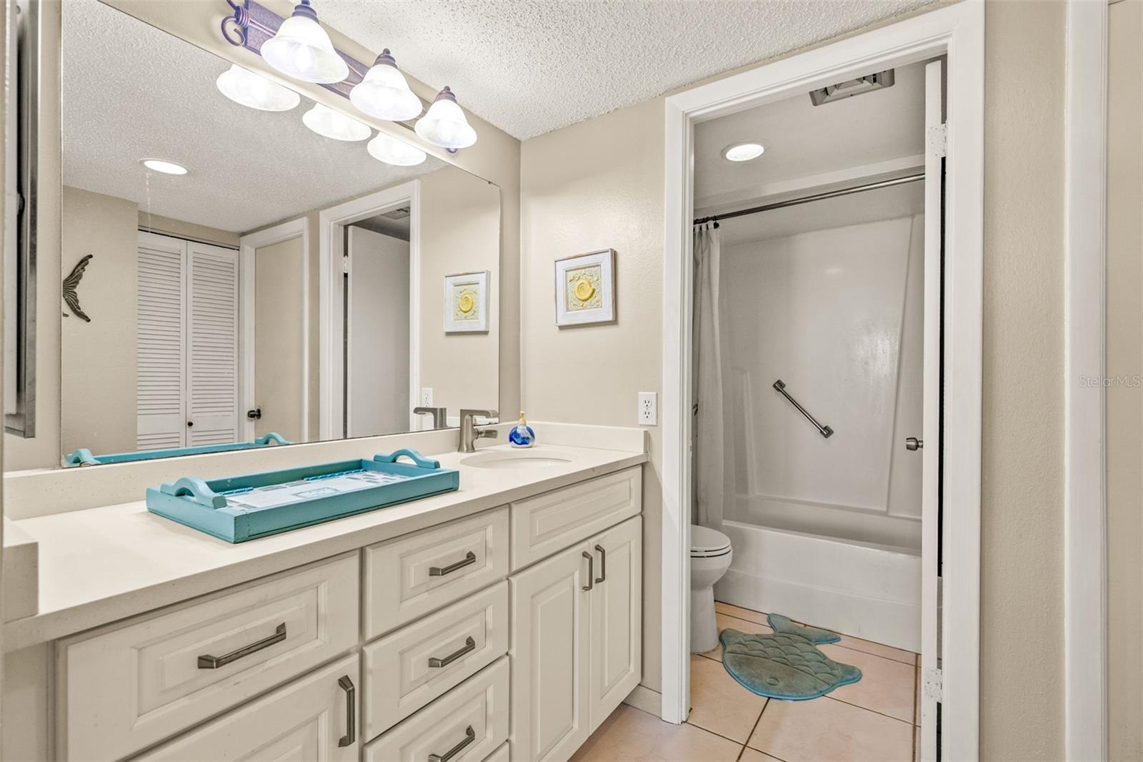KEY CAPRI CONDO - Residential