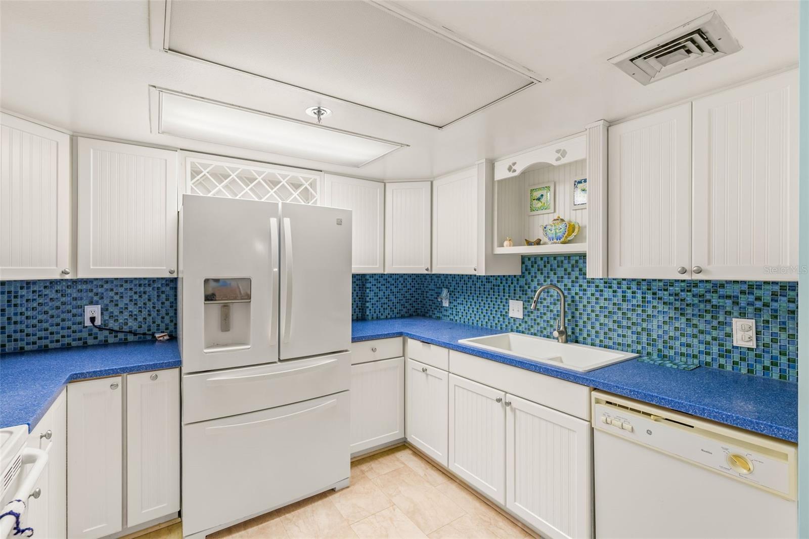 KEY CAPRI CONDO - Residential