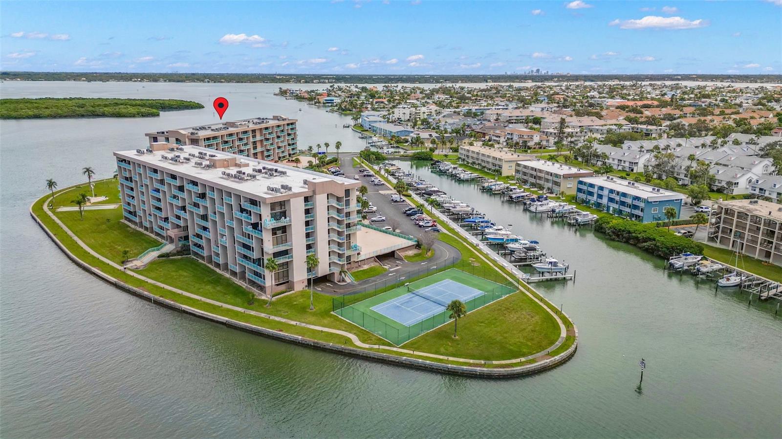 KEY CAPRI CONDO - Residential