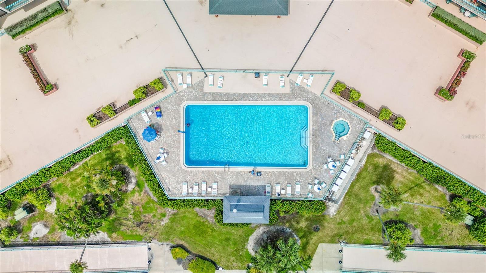 KEY CAPRI CONDO - Residential