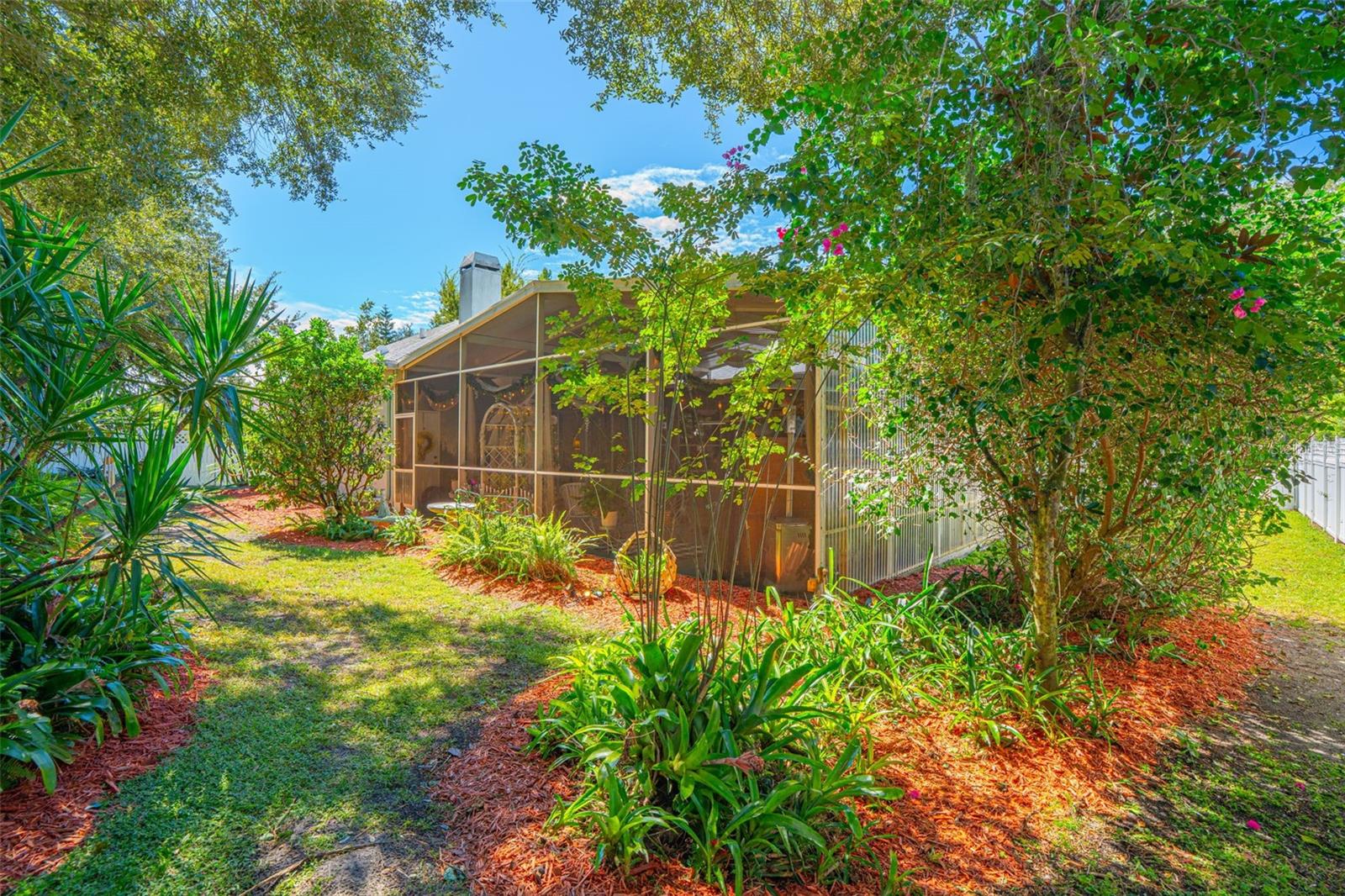 107 LAKE DARBY PLACE