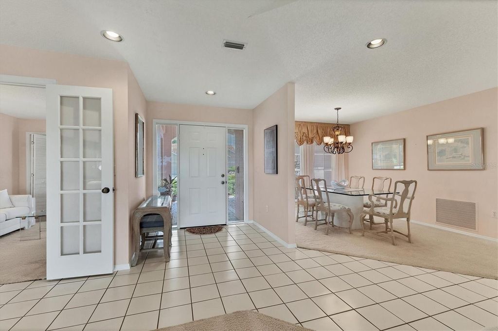 Photo of 1517 Waterford Drive, Venice, FL 34292 (MLS # N6140472)