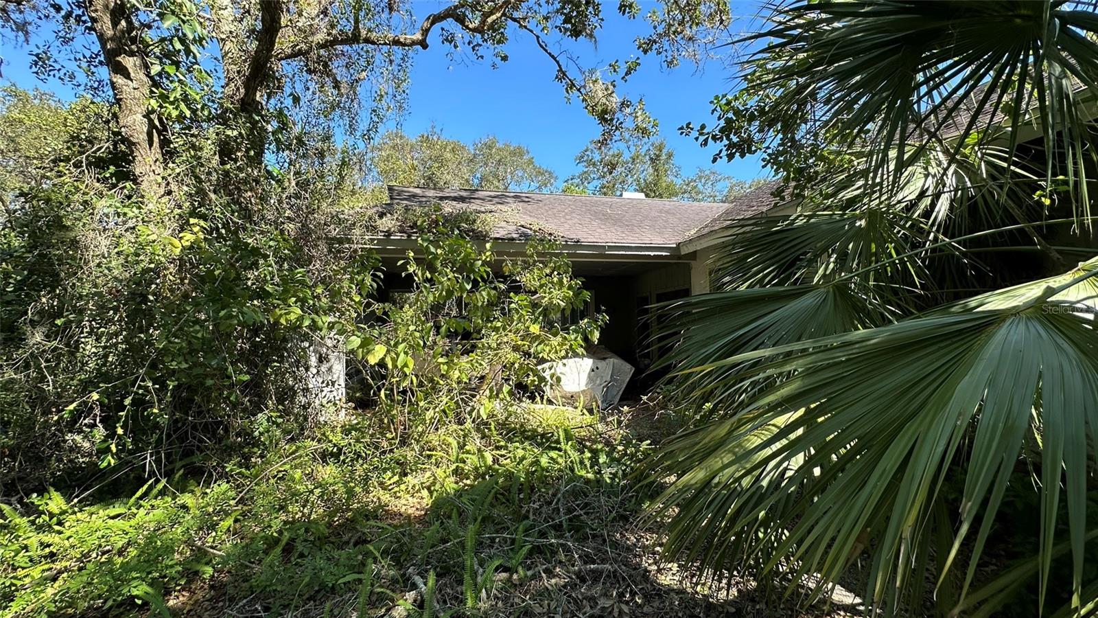 1676 HERMOSA DRIVE