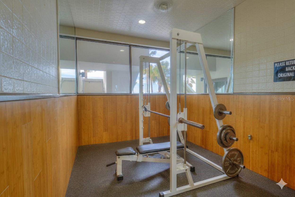 DANS ISLAND ON SAND KEY CONDO - Residential