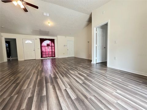 A home in LAKE WALES