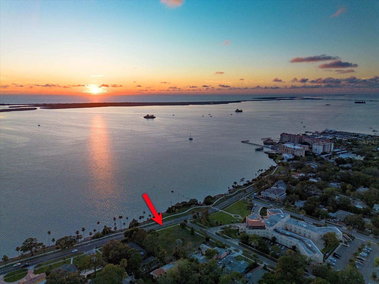 435 EDGEWATER DRIVE