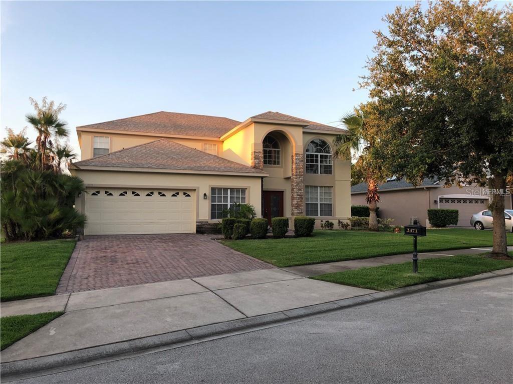 Spacious beautiful home on a 1/4 to 1/2 lot. This home can easily accommodate a large family with no problem. Master bedroom downstairs for that extra privacy. Huge loft area that can be made into a theater room, play area, office or whatever you can imagine. Located in the pristine community of Live Oaks Reserve. Live Oak Reserve is known for its beautiful homes, The neighborhoods are serene with large lots that often back up to nature conservation areas or water views. Great amenities like a community pool, parks, a fitness center, community room, basketball, volleyball, and tennis courts, it is easy to find fun things to do. There is a large sidewalk for dog walkers, joggers, and bicyclists. The community has concentrated on its residents’ comfort and convenience, offering movies nights in the various parks, community garage sales, and several other events throughout the year. If you are looking to live in Oviedo, Live Oak Reserve is a must see.