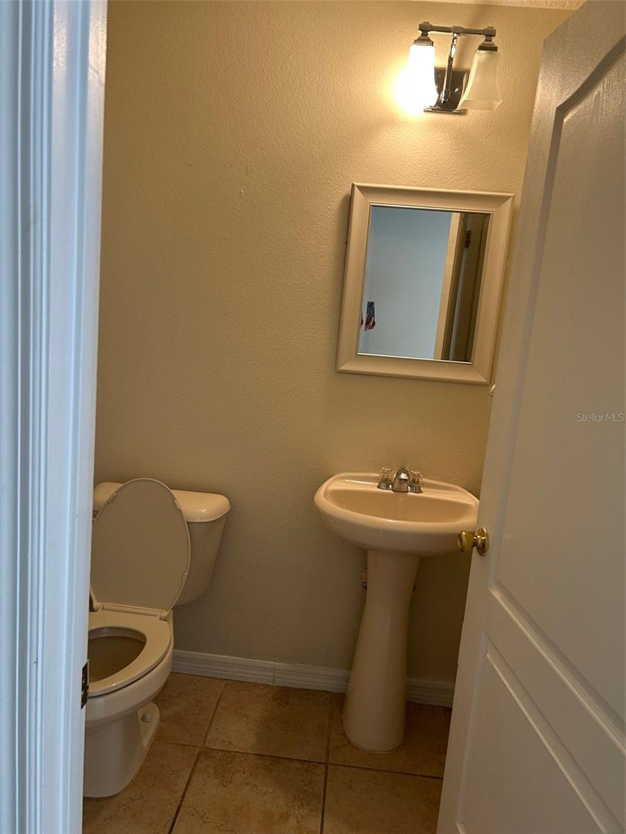 LIVE OAK RESERVE UNIT THREE - Residential Lease