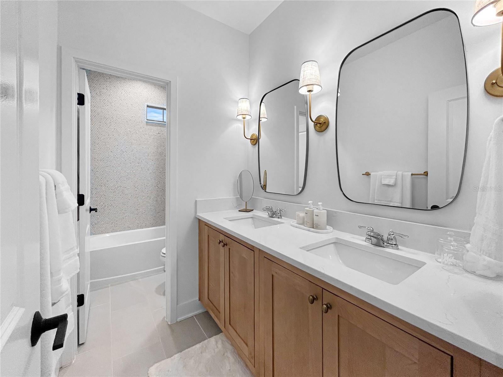 W E HAMNERS FOREST ACRES - Residential