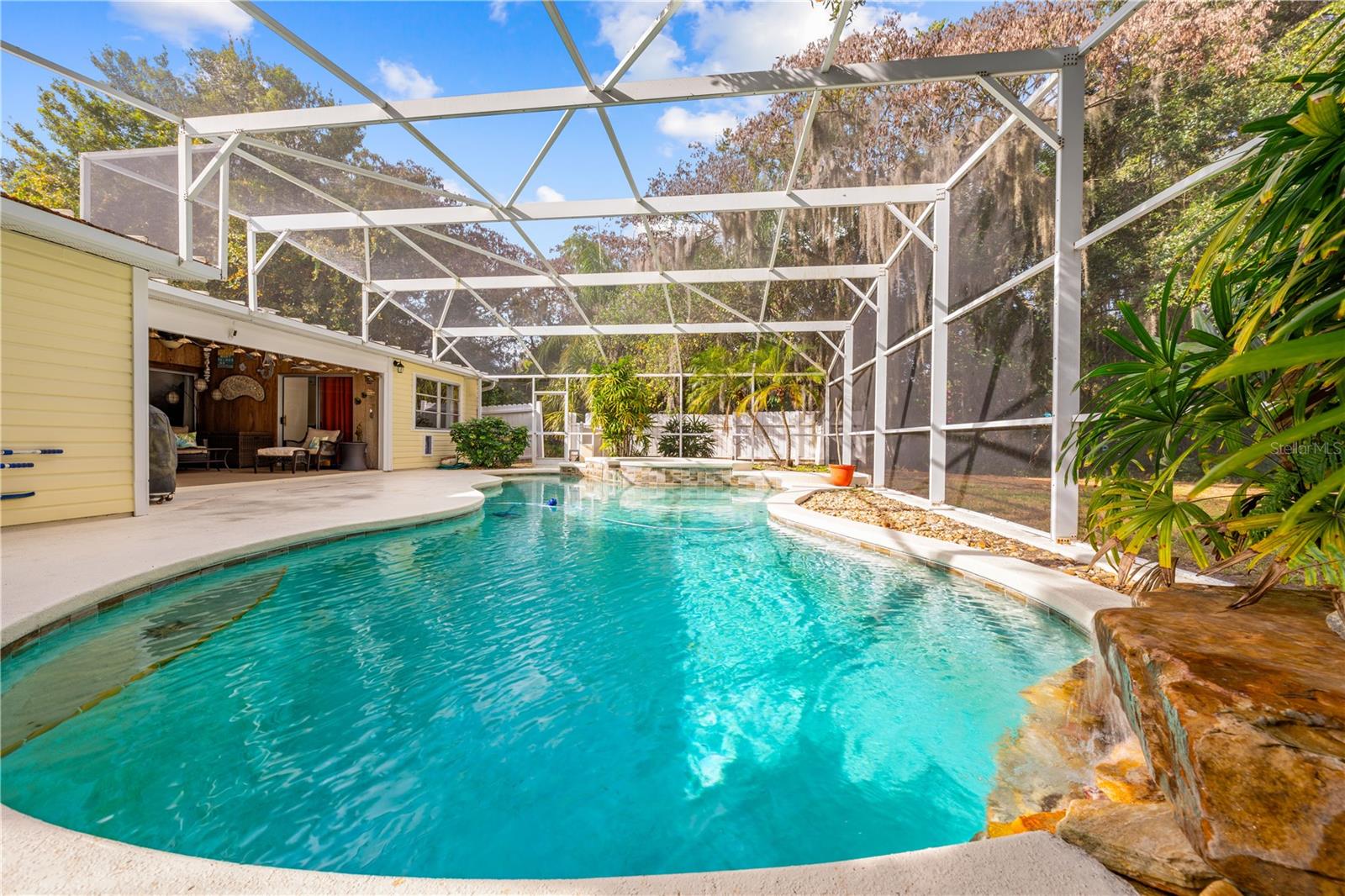 2571 AMES HAVEN ROAD