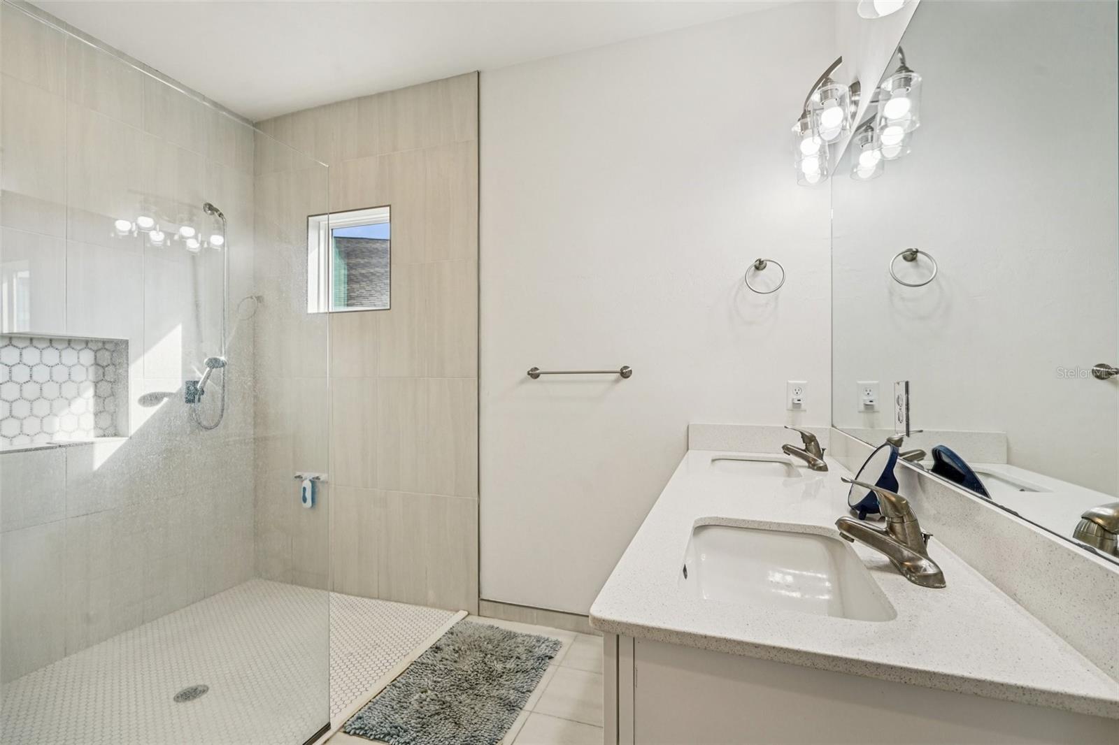 GRAND OAKS AT TOWER PH 2 PB 37 PG 63 - Residential