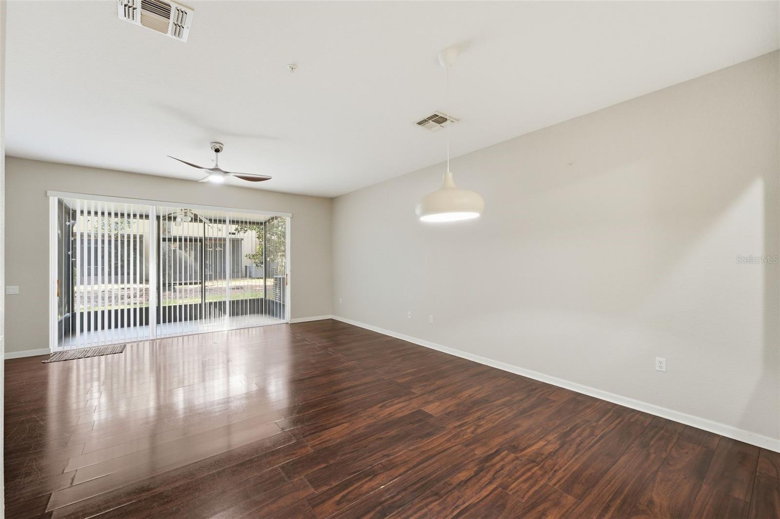 VISTAS/STONEBRIDGE COMMONS PH - Residential Lease