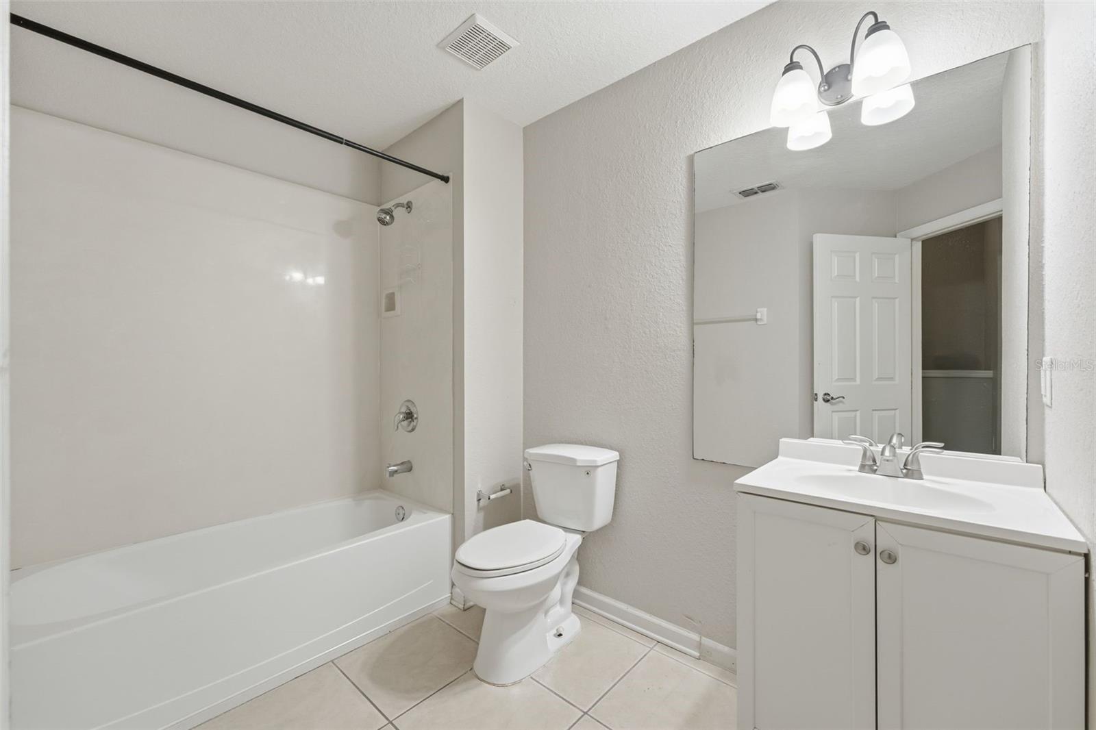 VISTAS/STONEBRIDGE COMMONS PH - Residential Lease