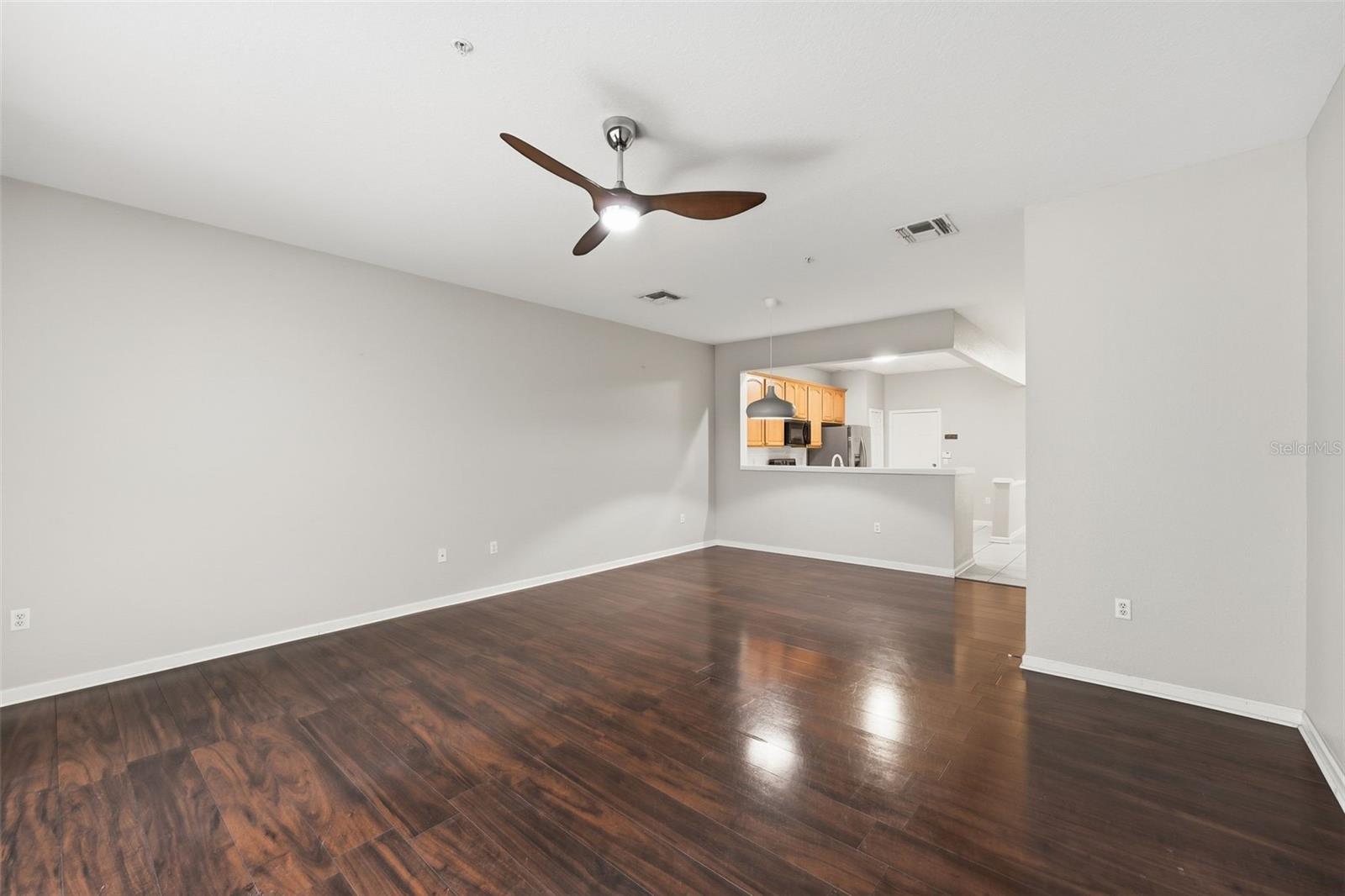 VISTAS/STONEBRIDGE COMMONS PH - Residential Lease