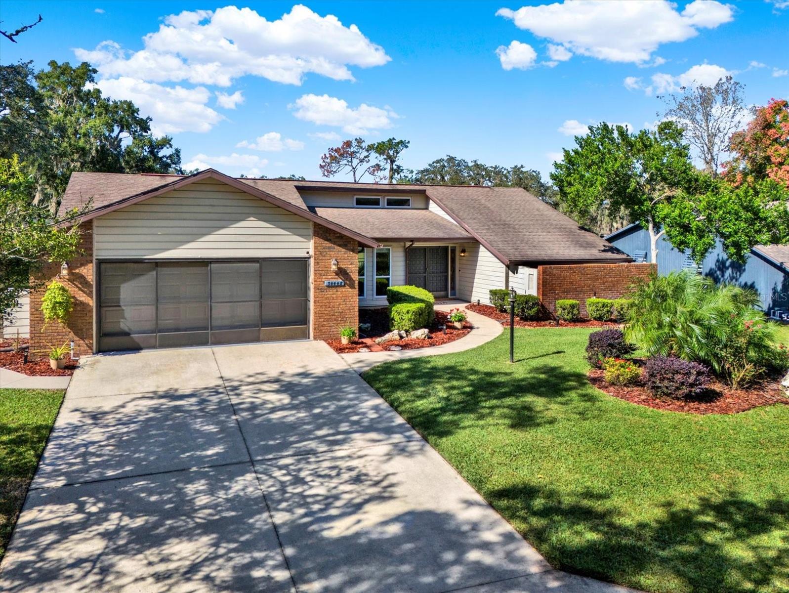 WHISPERING OAKS ESTATES - Residential