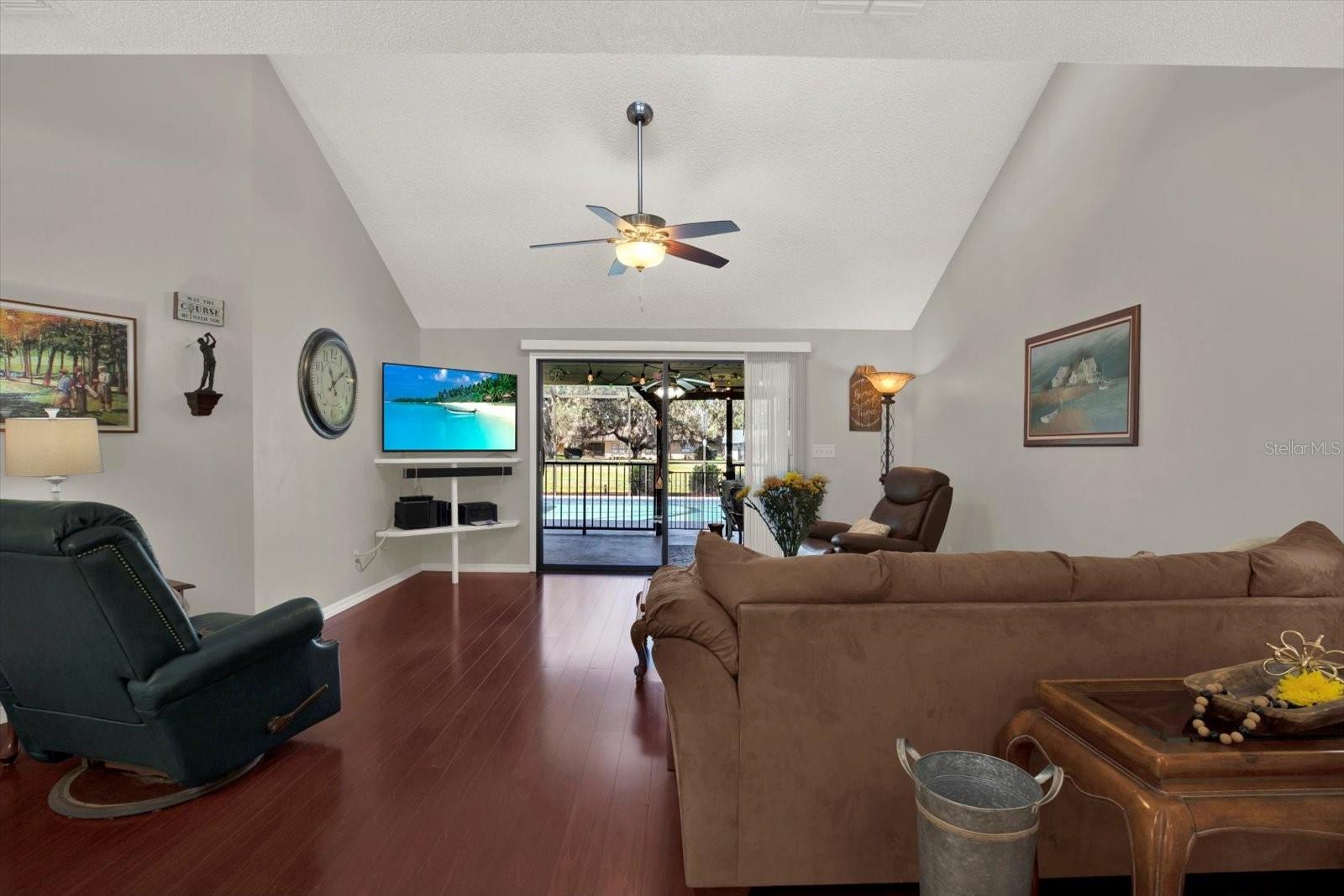 WHISPERING OAKS ESTATES - Residential