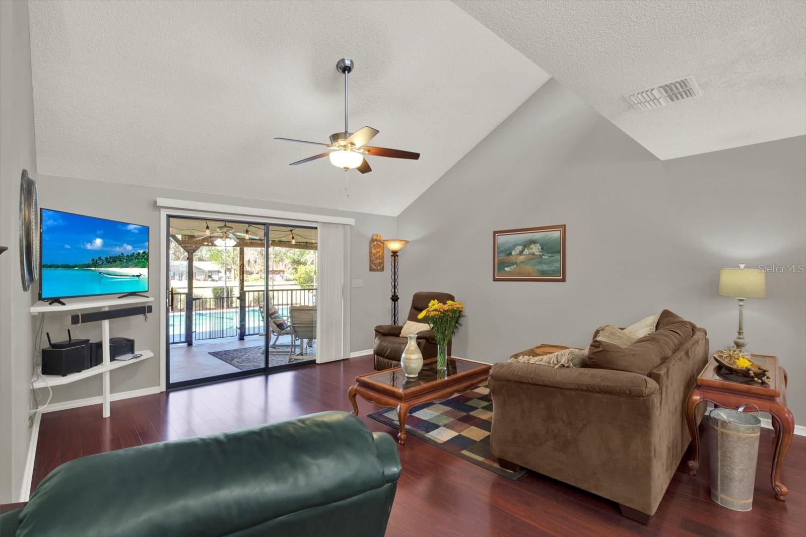 WHISPERING OAKS ESTATES - Residential