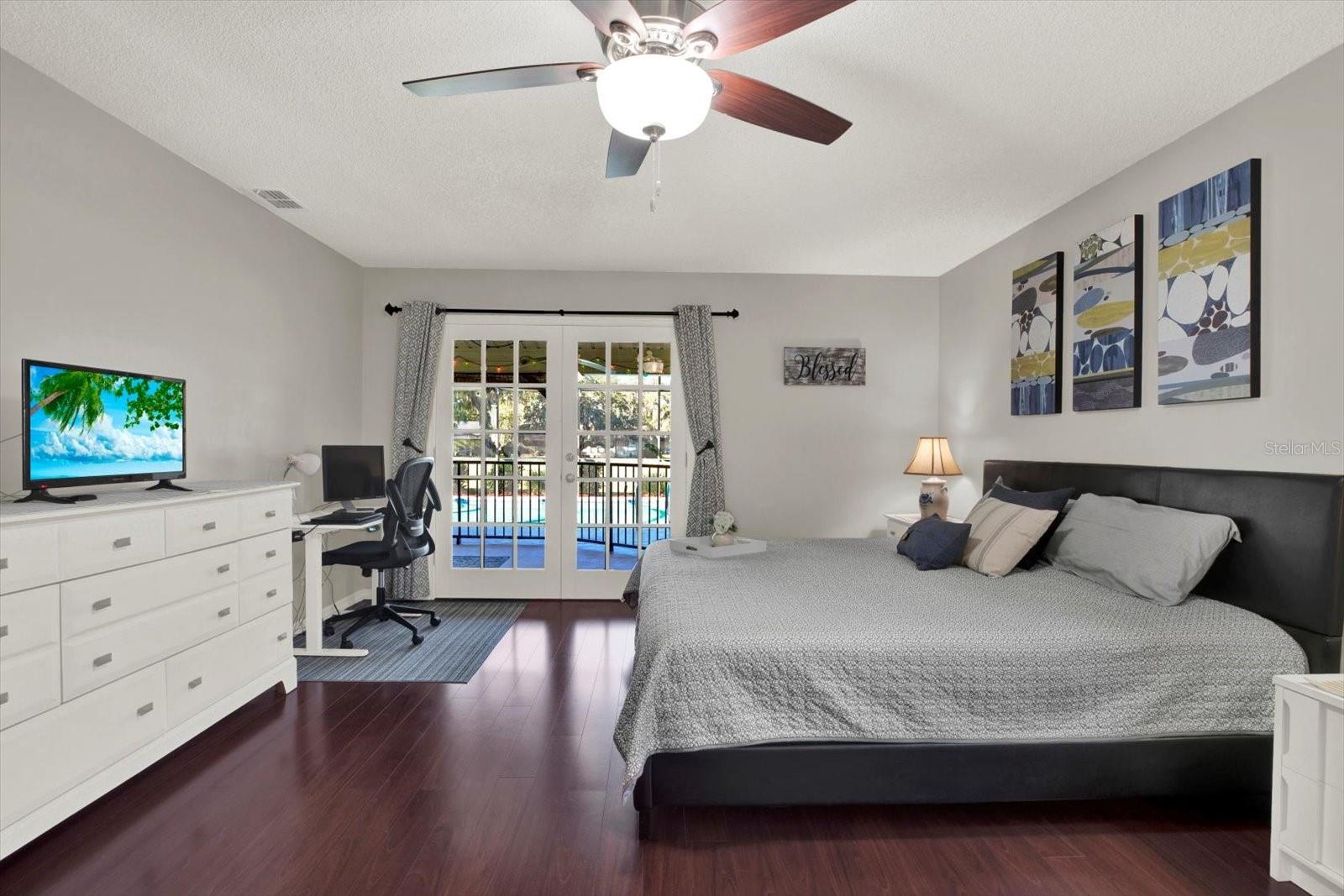 WHISPERING OAKS ESTATES - Residential