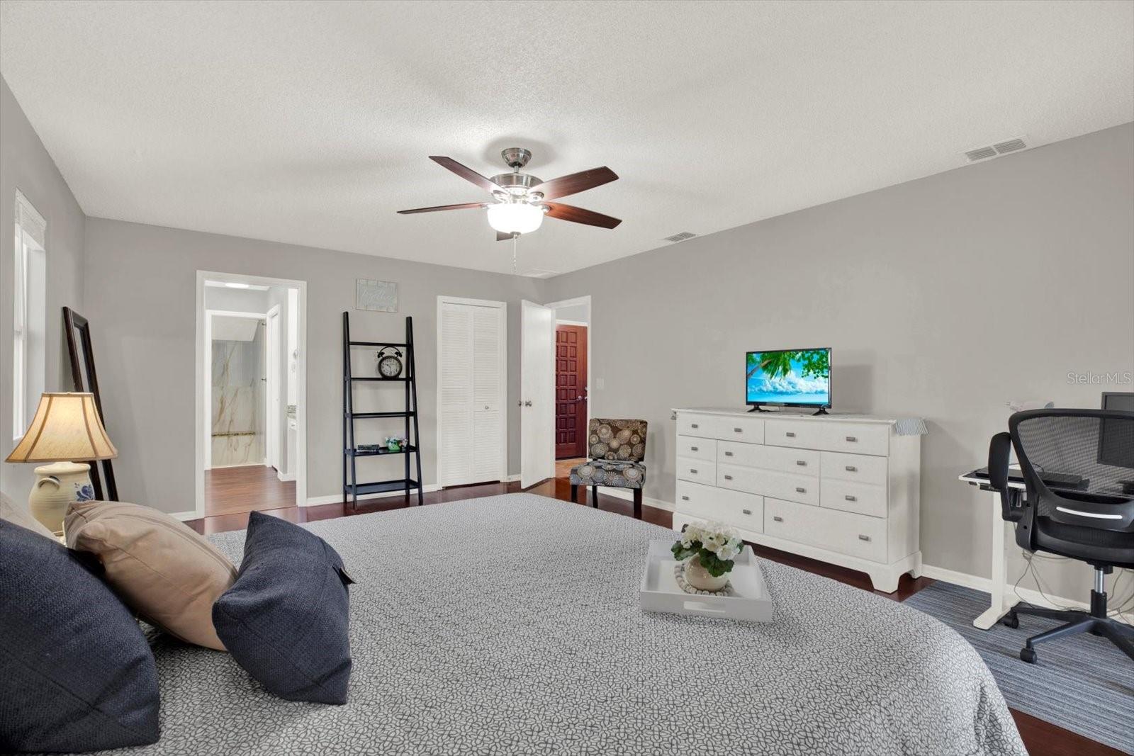 WHISPERING OAKS ESTATES - Residential