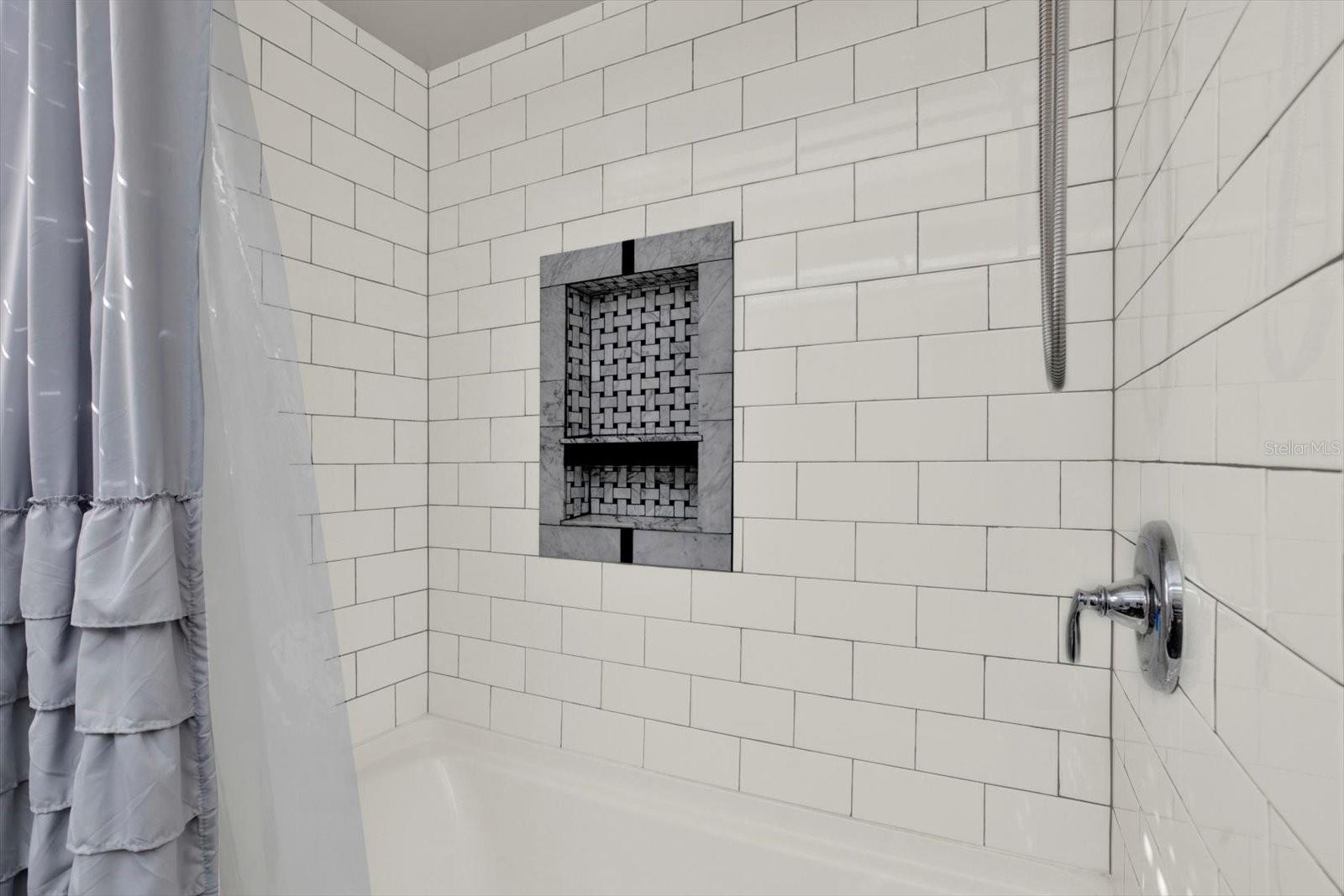 WHISPERING OAKS ESTATES - Residential