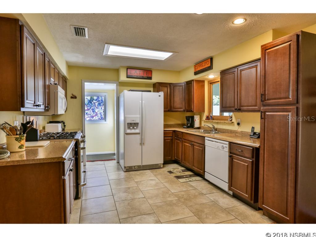 Algernon S Brown - Residential Lease