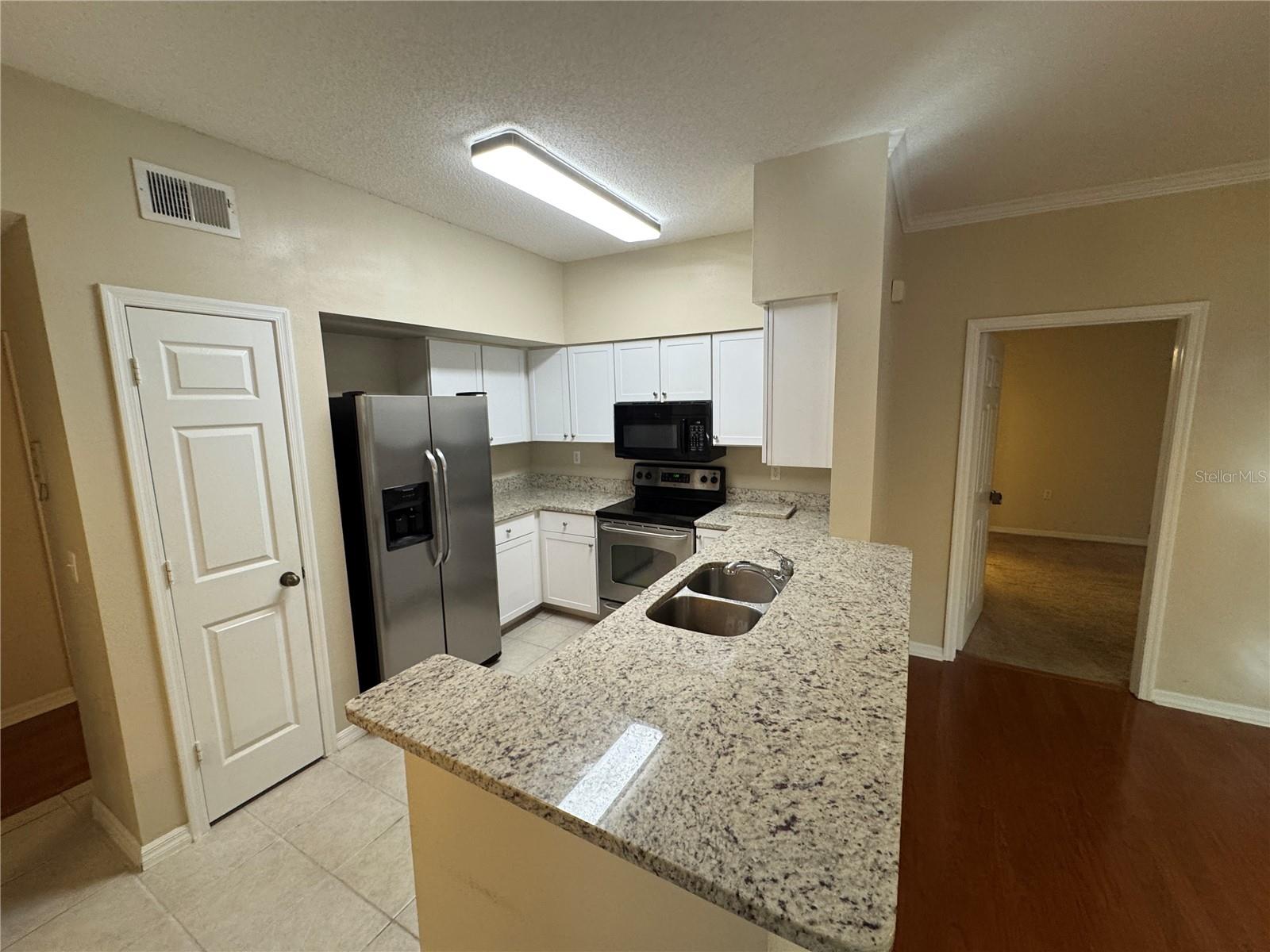 10000 SW 52ND AVENUE 76