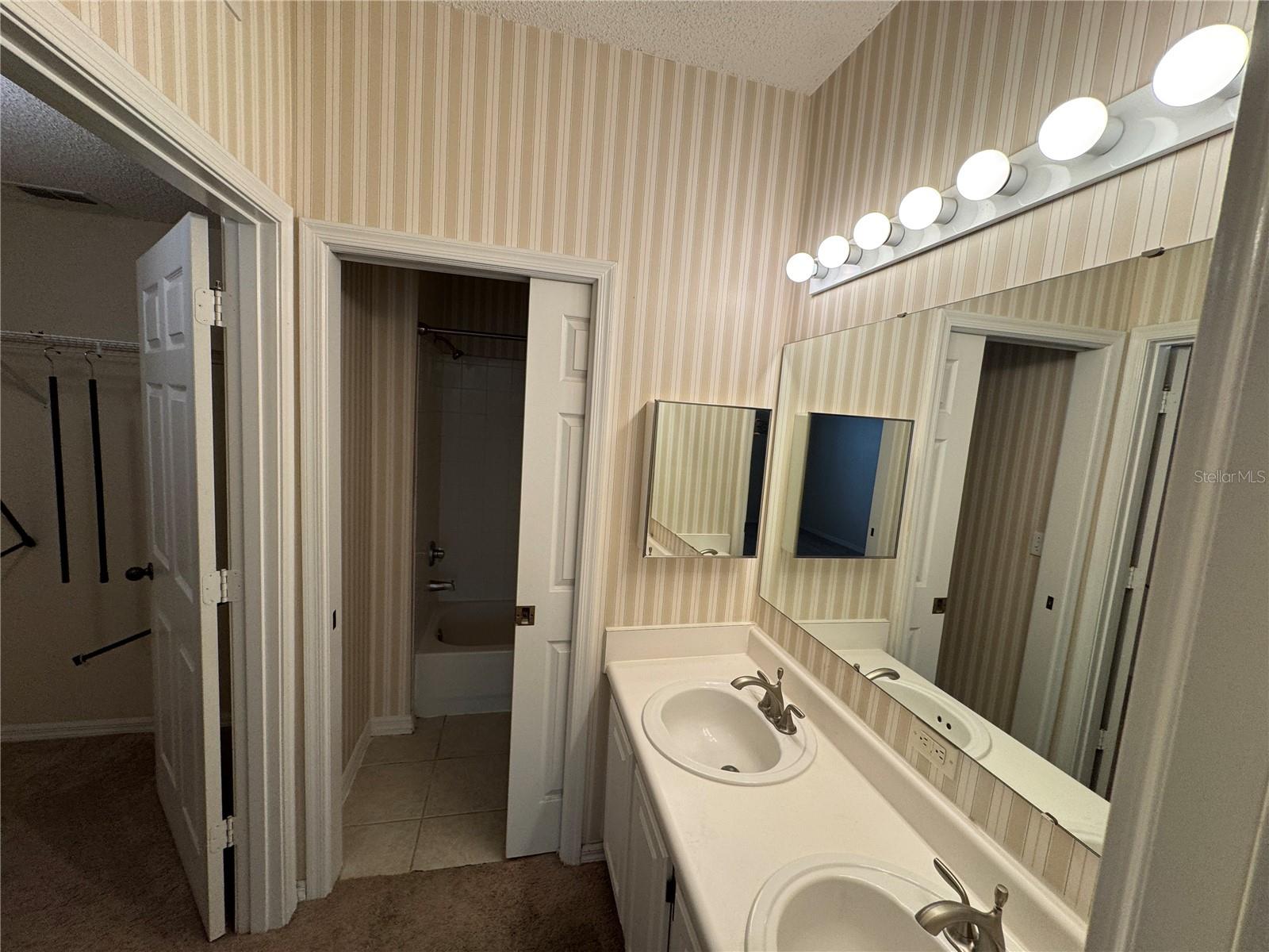 10000 SW 52ND AVENUE 76