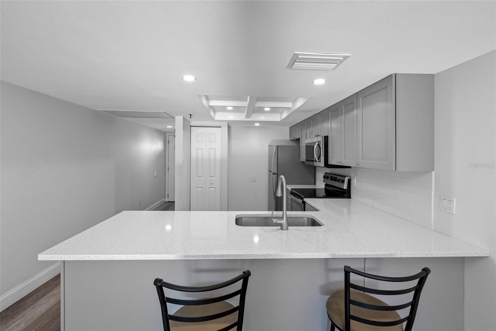 MADEIRA PLACE CONDO - Residential Lease