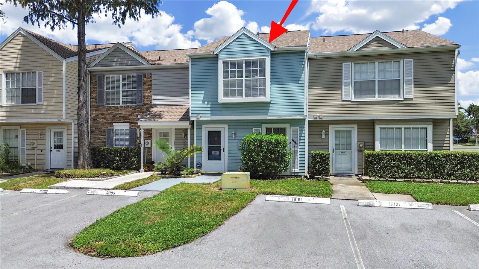 Welcome to this beautifully maintained 2-bedroom, 2-bathroom townhome in the sought-after Villas of Northdale! This bright and airy home features an open living and dining space, a convenient downstairs bedroom and full bath, and a spacious upstairs primary suite for added privacy. The kitchen offers plenty of cabinet space and a breakfast bar, making it easy to cook and entertain.
Whether you’re a first-time buyer, downsizing, or investing, this home delivers comfort, convenience, and value in one great package. Come see it today!