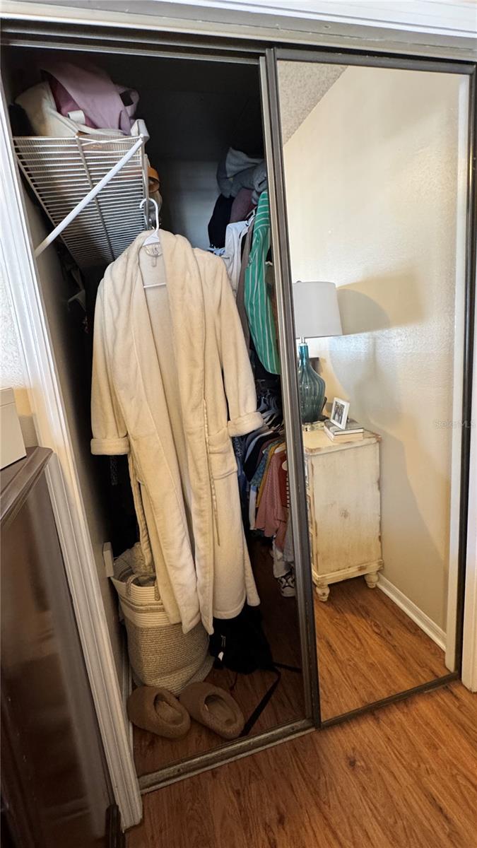 HYDE PARK PLACE II A CONDOMINI - Residential Lease