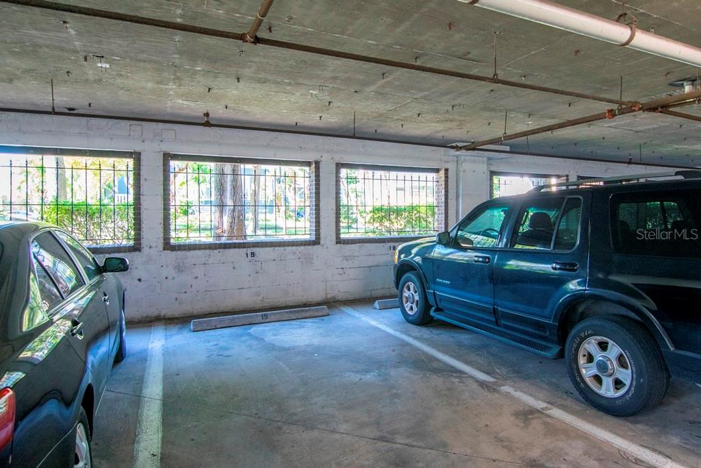 HYDE PARK PLACE II A CONDOMINI - Residential Lease