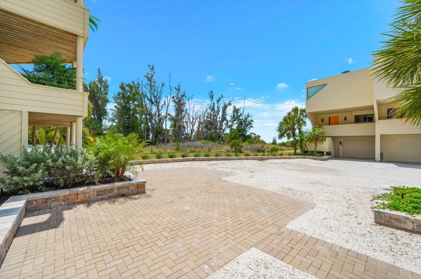 TIFFANY SANDS - Residential