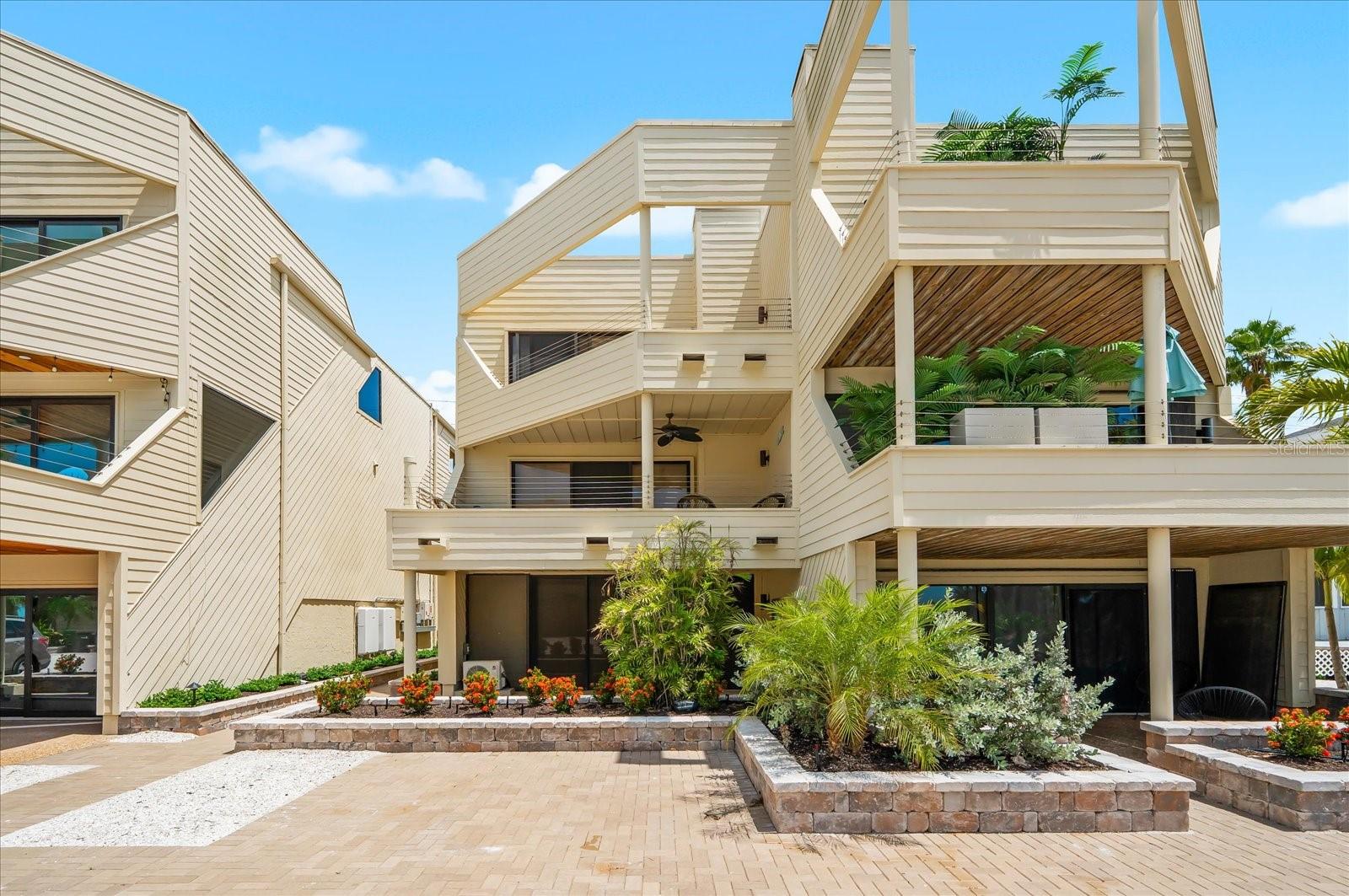 TIFFANY SANDS - Residential